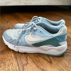 Nike Kids Light Blue and White Sneakers